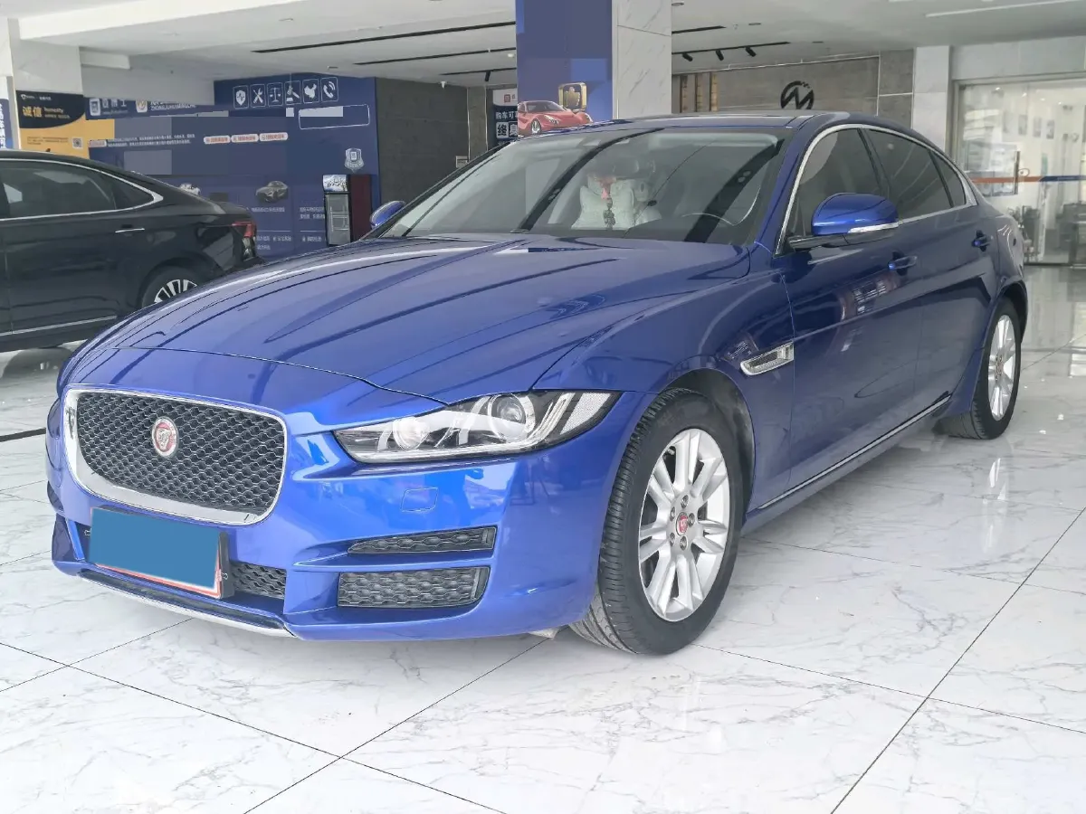 2019 HongQi H7 2.0T 204HP L4 6AT,autocango,china used car exporter,china ev exporter,chinese used car exporter,chinese used ev exporter