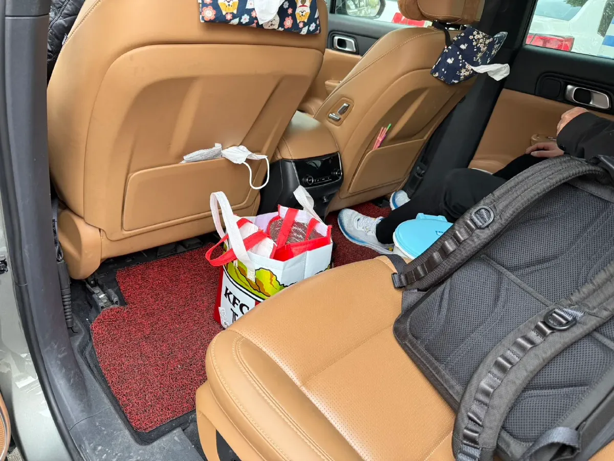 2021 Li ONE Range Extended 131HP REEV 40.5KWH,autocango,china used car exporter,china ev exporter,chinese used car exporter,chinese used ev exporter