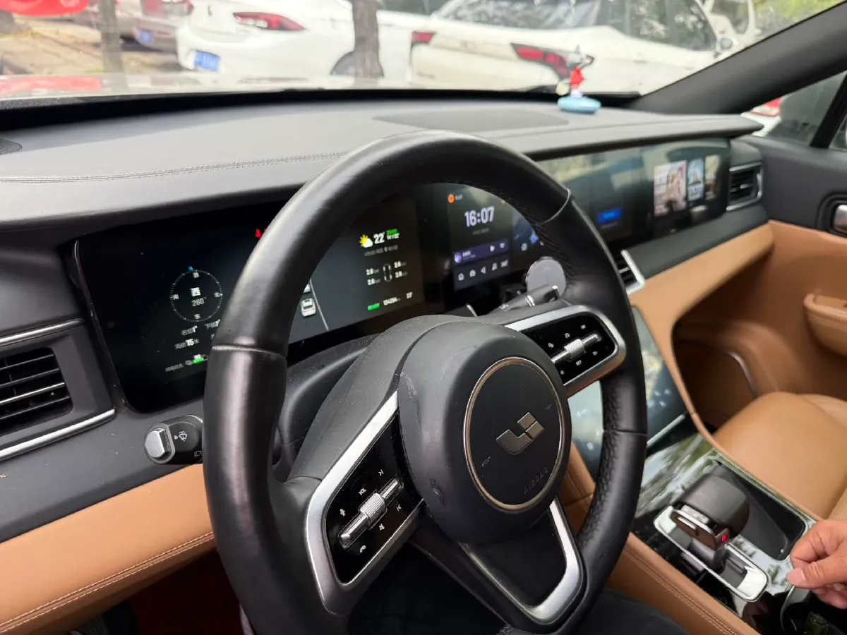 2021 Li ONE Range Extended 131HP REEV 40.5KWH,autocango,china used car exporter,china ev exporter,chinese used car exporter,chinese used ev exporter