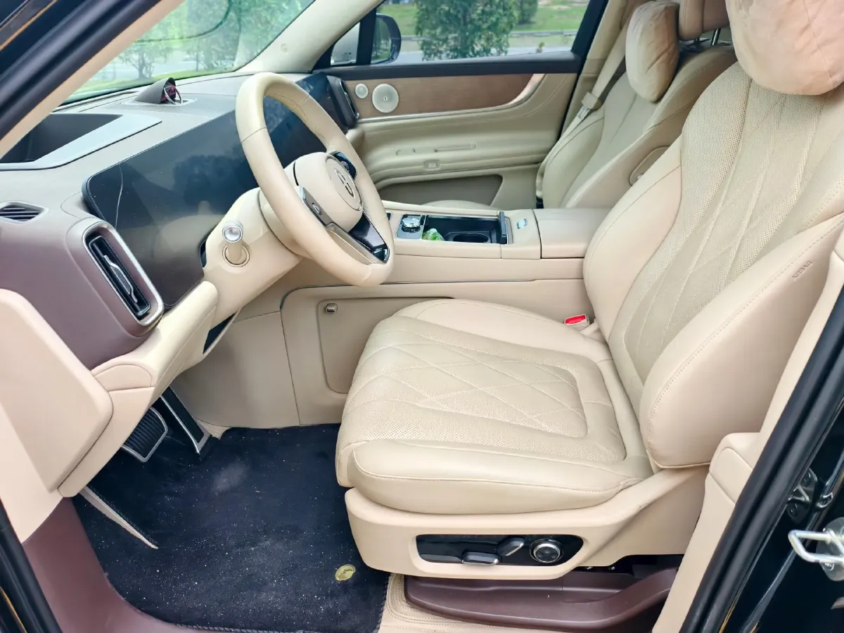 2024 AITO AITO M9 1.5T 152HP L4 REEV 42KWH,autocango,china used car exporter,china ev exporter,chinese used car exporter,chinese used ev exporter