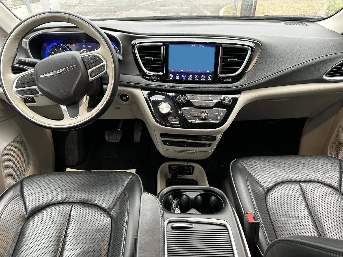 2017 Chrysler Pacifica 3.6L 279HP V6 9AT,autocango,china used car exporter,china ev exporter,chinese used car exporter,chinese used ev exporter