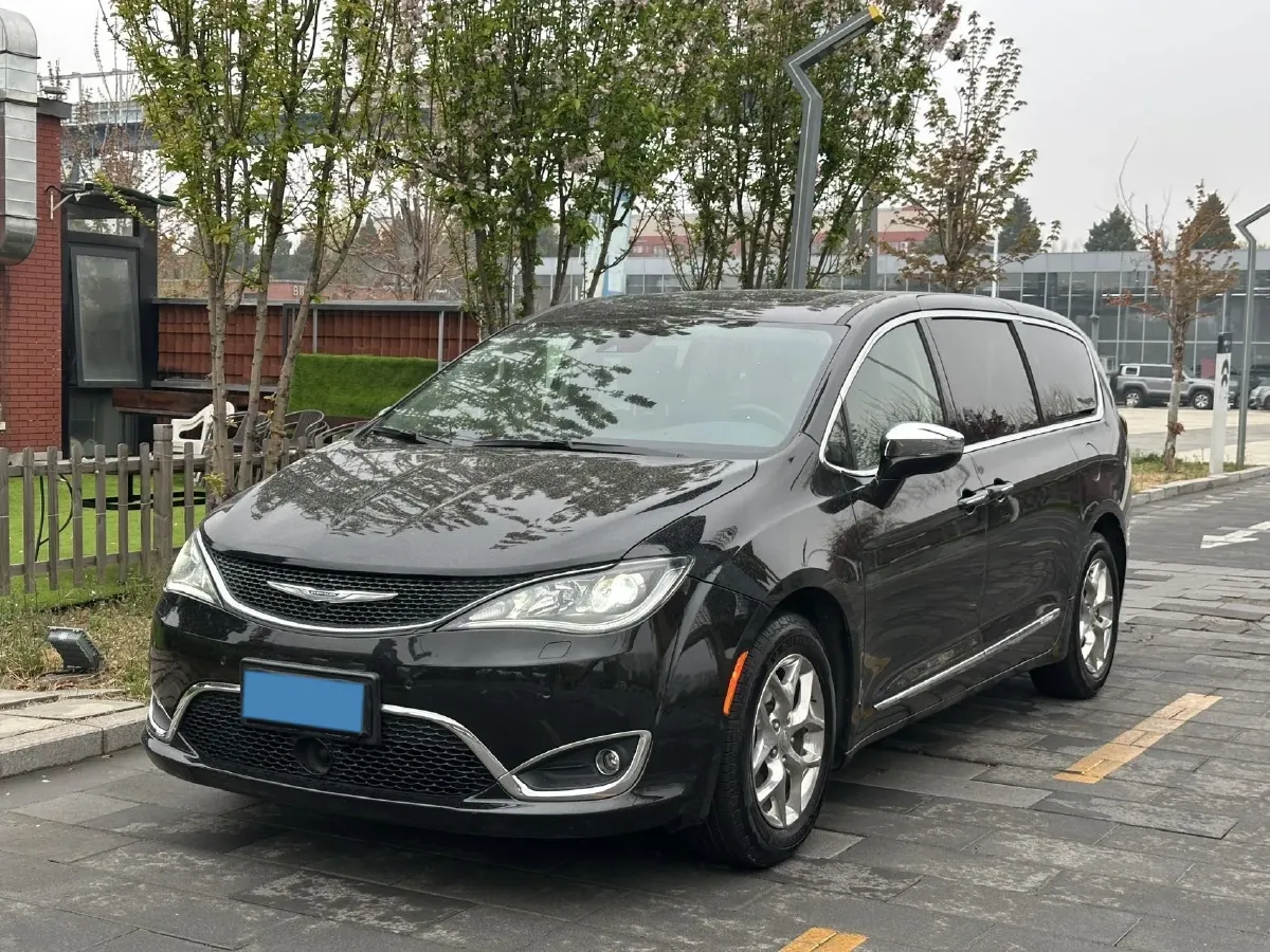 2017 Chrysler Pacifica 3.6L 279HP V6 9AT,autocango,china used car exporter,china ev exporter,chinese used car exporter,chinese used ev exporter