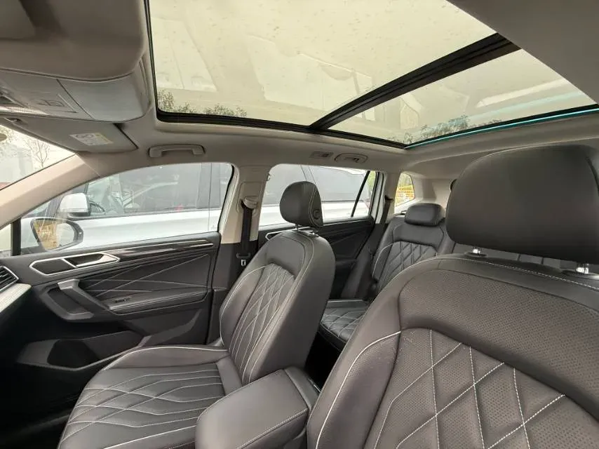 2023 Volkswagen Tiguan L 1.5T 160HP L4 7DCT,autocango,china used car exporter,china ev exporter,chinese used car exporter,chinese used ev exporter