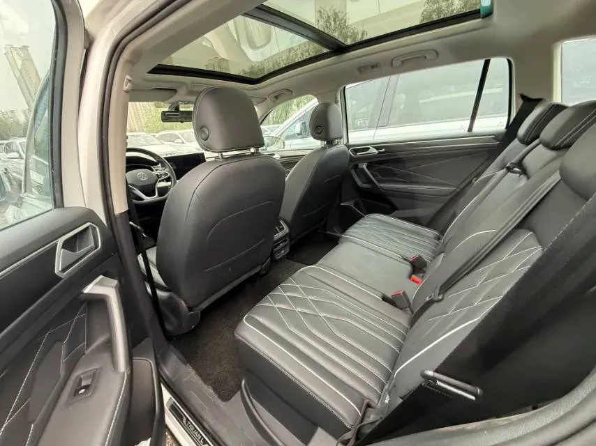 2023 Volkswagen Tiguan L 1.5T 160HP L4 7DCT,autocango,china used car exporter,china ev exporter,chinese used car exporter,chinese used ev exporter