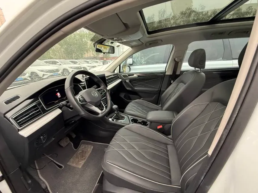 2023 Volkswagen Tiguan L 1.5T 160HP L4 7DCT,autocango,china used car exporter,china ev exporter,chinese used car exporter,chinese used ev exporter