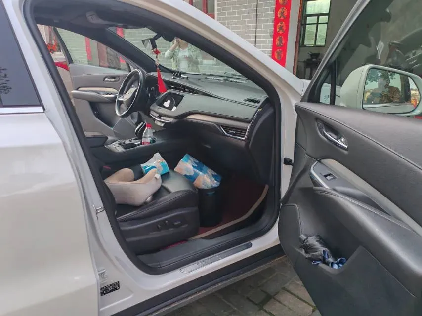 2020 Cadillac XT4 2.0T 237HP L4 9AT,autocango,china used car exporter,china ev exporter,chinese used car exporter,chinese used ev exporter