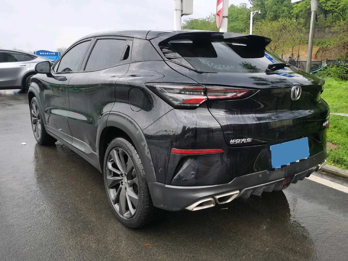 2021 ChangAn UNI-T 1.5T 180HP L4 7DCT,autocango,china used car exporter,china ev exporter,chinese used car exporter,chinese used ev exporter