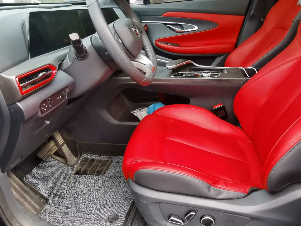 2021 ChangAn UNI-T 1.5T 180HP L4 7DCT,autocango,china used car exporter,china ev exporter,chinese used car exporter,chinese used ev exporter