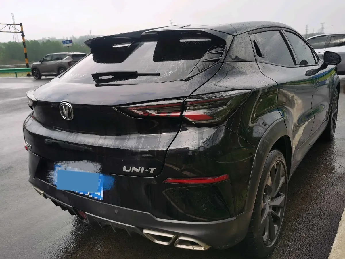 2021 ChangAn UNI-T 1.5T 180HP L4 7DCT,autocango,china used car exporter,china ev exporter,chinese used car exporter,chinese used ev exporter