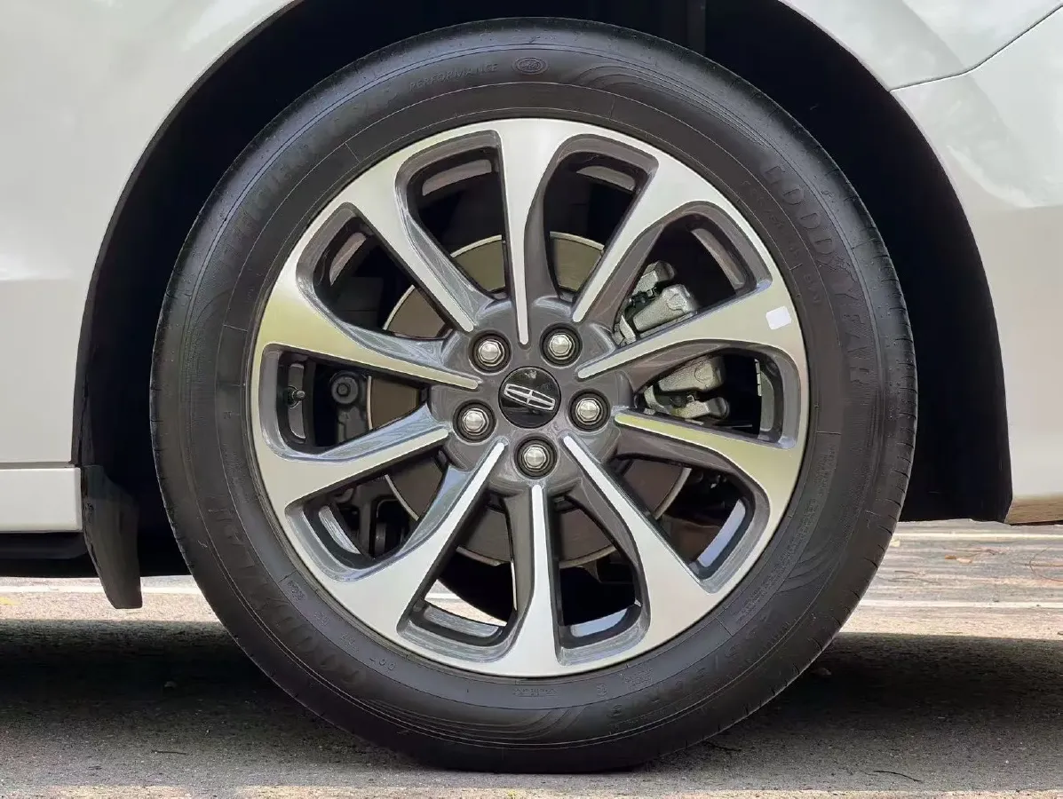 2025 Lincoln Z 2.0T 261HP L4 8AT,autocango,china used car exporter,china ev exporter,chinese used car exporter,chinese used ev exporter