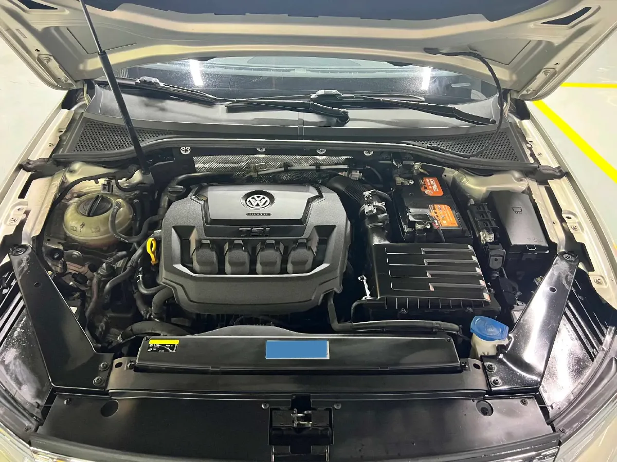 2019 Volkswagen Magotan 2.0T 186HP L4 7DCT,autocango,china used car exporter,china ev exporter,chinese used car exporter,chinese used ev exporter