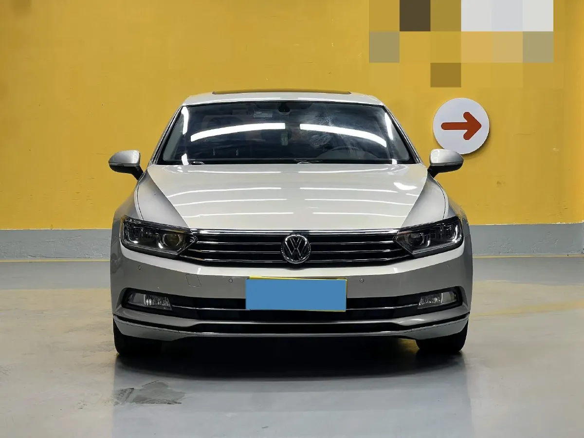 2019 Volkswagen Magotan 2.0T 186HP L4 7DCT,autocango,china used car exporter,china ev exporter,chinese used car exporter,chinese used ev exporter
