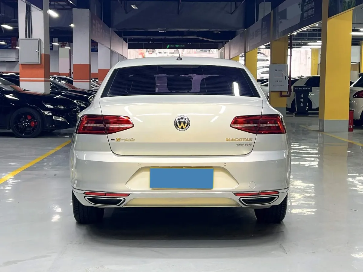 2019 Volkswagen Magotan 2.0T 186HP L4 7DCT,autocango,china used car exporter,china ev exporter,chinese used car exporter,chinese used ev exporter