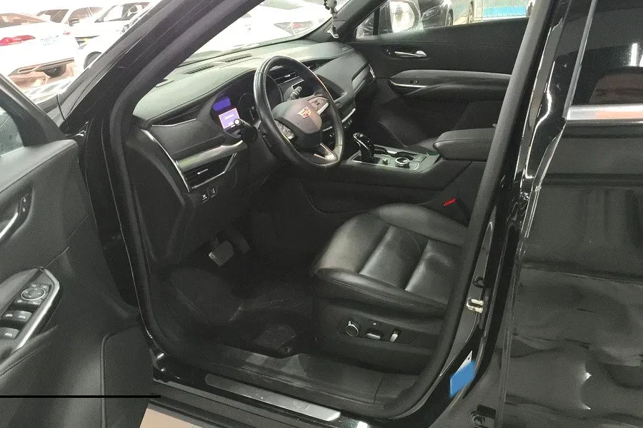 2022 Cadillac XT4 2.0T 237HP L4 9AT,autocango,china used car exporter,china ev exporter,chinese used car exporter,chinese used ev exporter
