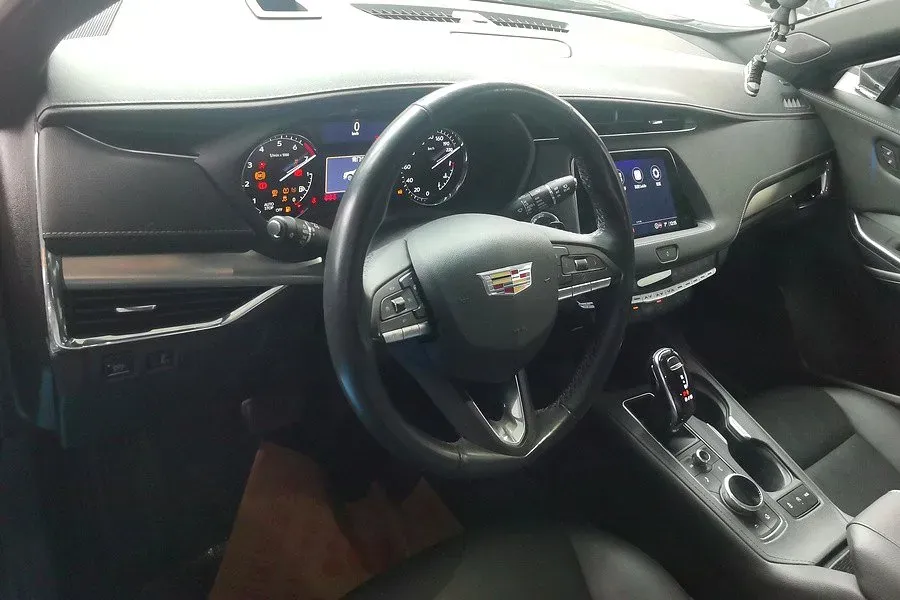 2022 Cadillac XT4 2.0T 237HP L4 9AT,autocango,china used car exporter,china ev exporter,chinese used car exporter,chinese used ev exporter