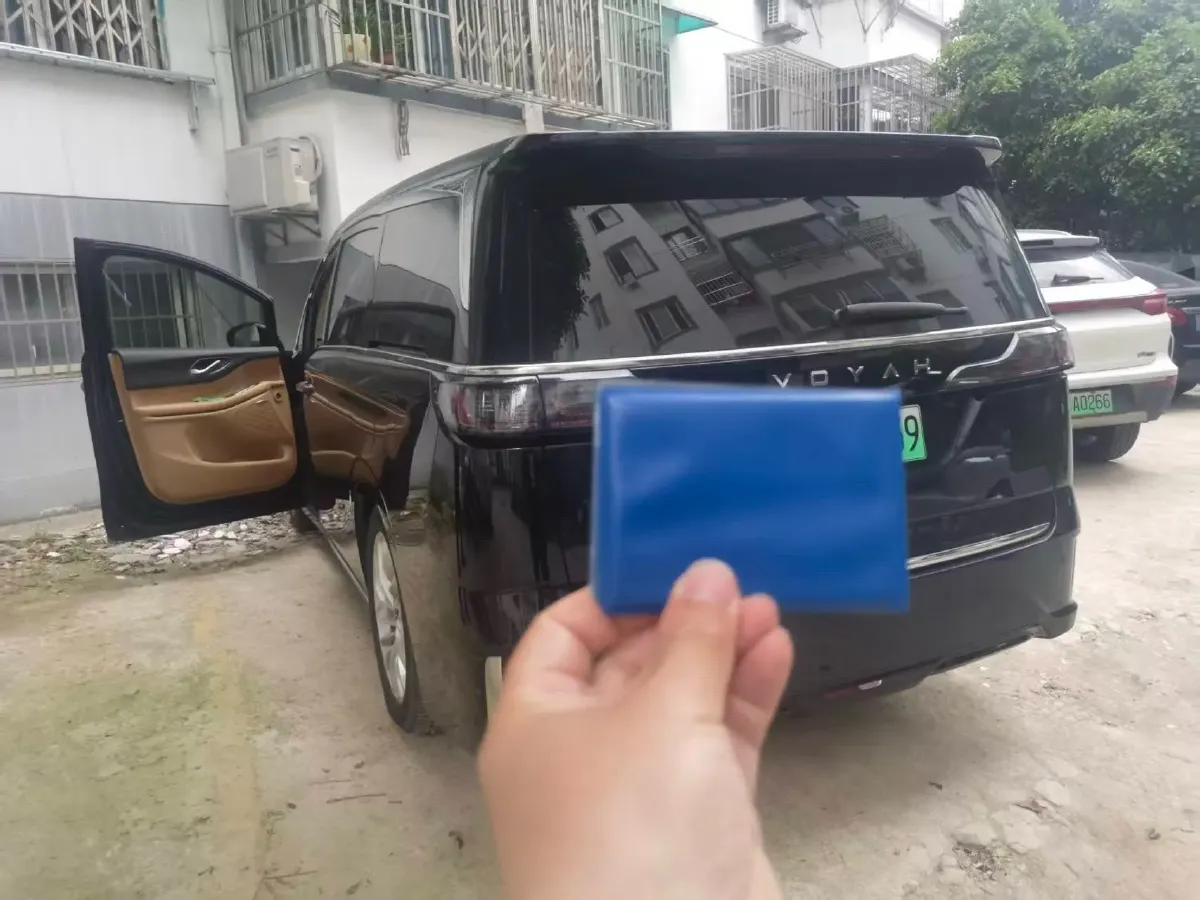 2024 Voyah Dream 1.5T 150HP L4 PHEV 43KWH,autocango,china used car exporter,china ev exporter,chinese used car exporter,chinese used ev exporter