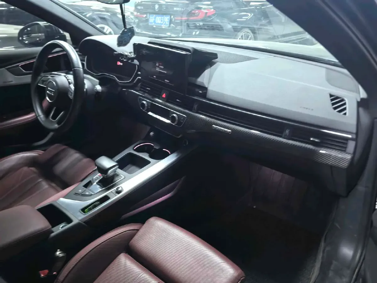 2023 Audi A4L 2.0T 190HP L4 7DCT,autocango,china used car exporter,china ev exporter,chinese used car exporter,chinese used ev exporter