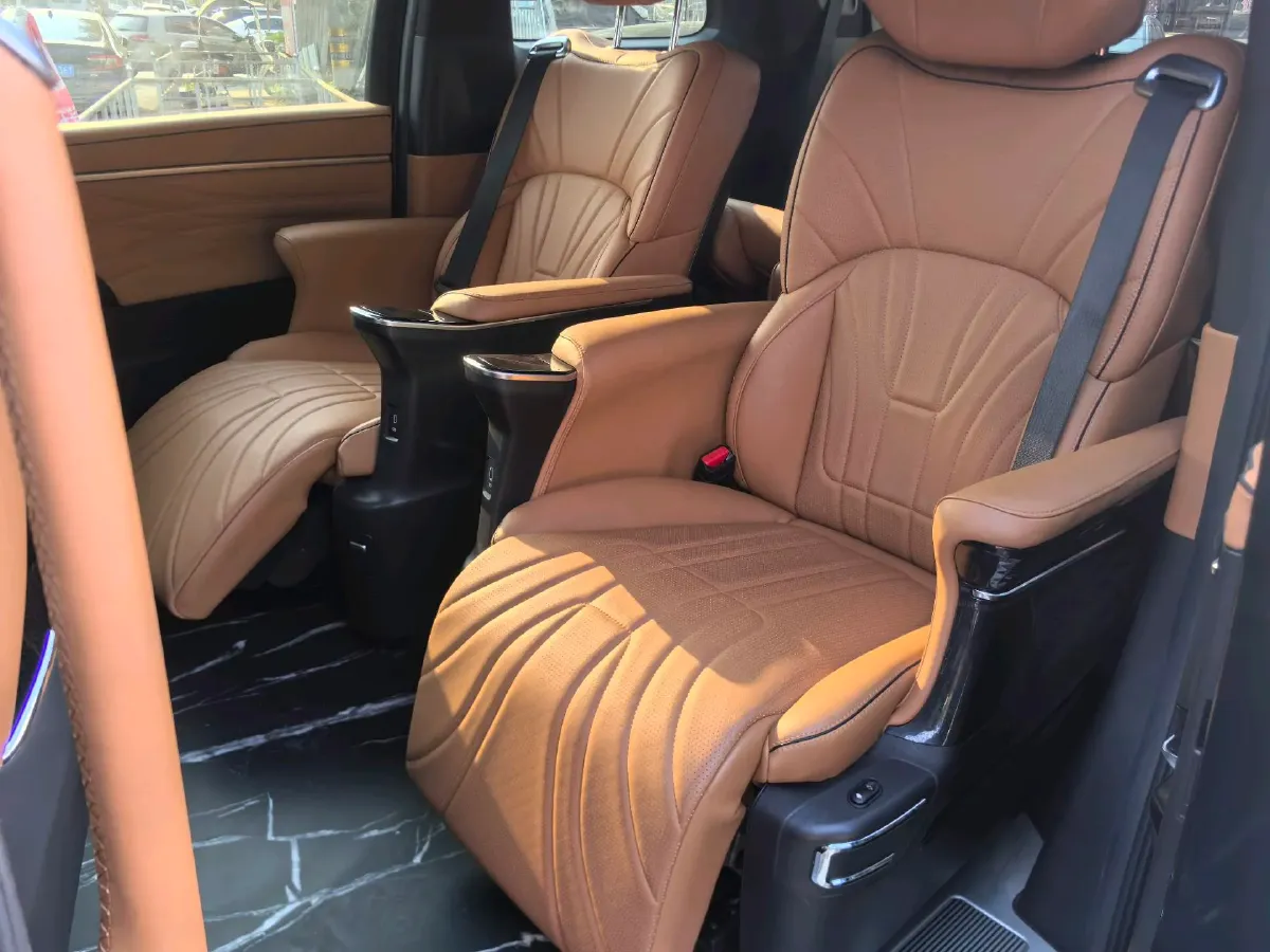 2024 GAC Trumpchi M8 2.0T 252HP L4 8AT,autocango,china used car exporter,china ev exporter,chinese used car exporter,chinese used ev exporter