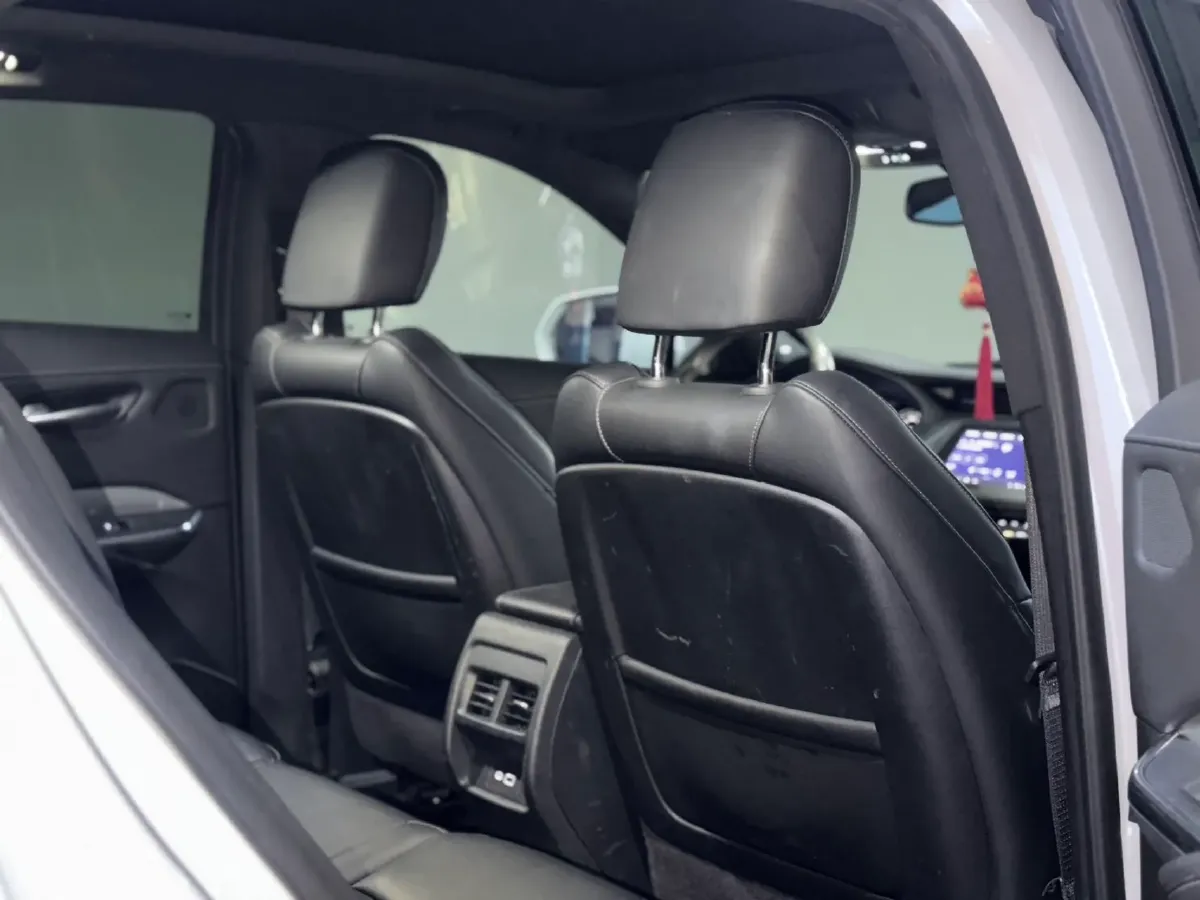 2021 Cadillac XT4 2.0T 237HP L4 9AT,autocango,china used car exporter,china ev exporter,chinese used car exporter,chinese used ev exporter