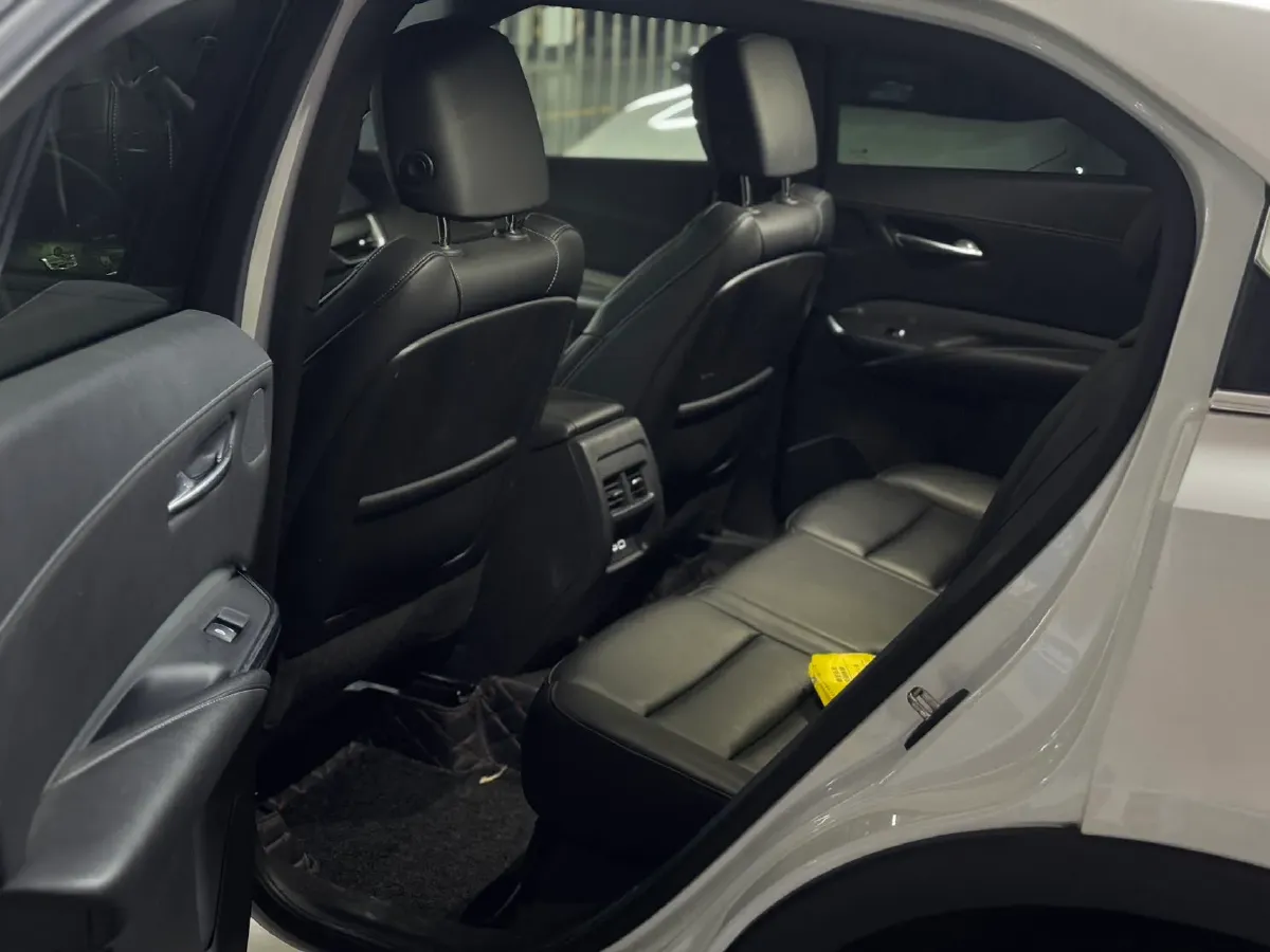 2021 Cadillac XT4 2.0T 237HP L4 9AT,autocango,china used car exporter,china ev exporter,chinese used car exporter,chinese used ev exporter