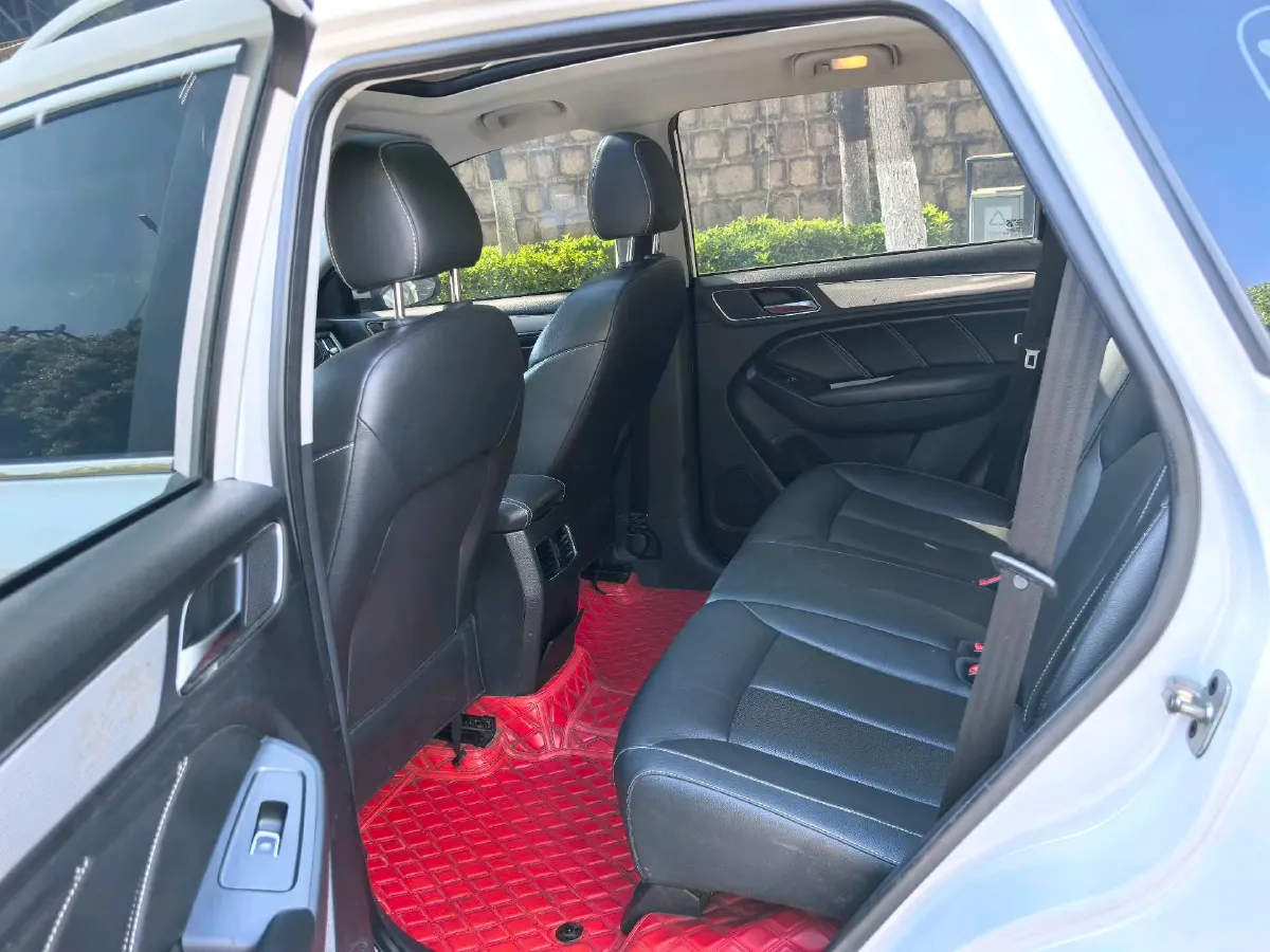 2019 Mitsubishi Eclipse Cross 1.5T 170HP L4 6MT,autocango,china used car exporter,china ev exporter,chinese used car exporter,chinese used ev exporter