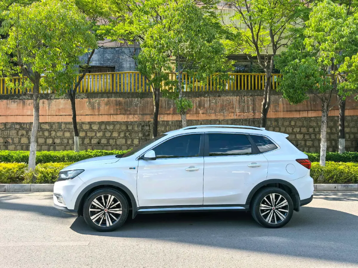 2019 Mitsubishi Eclipse Cross 1.5T 170HP L4 6MT,autocango,china used car exporter,china ev exporter,chinese used car exporter,chinese used ev exporter