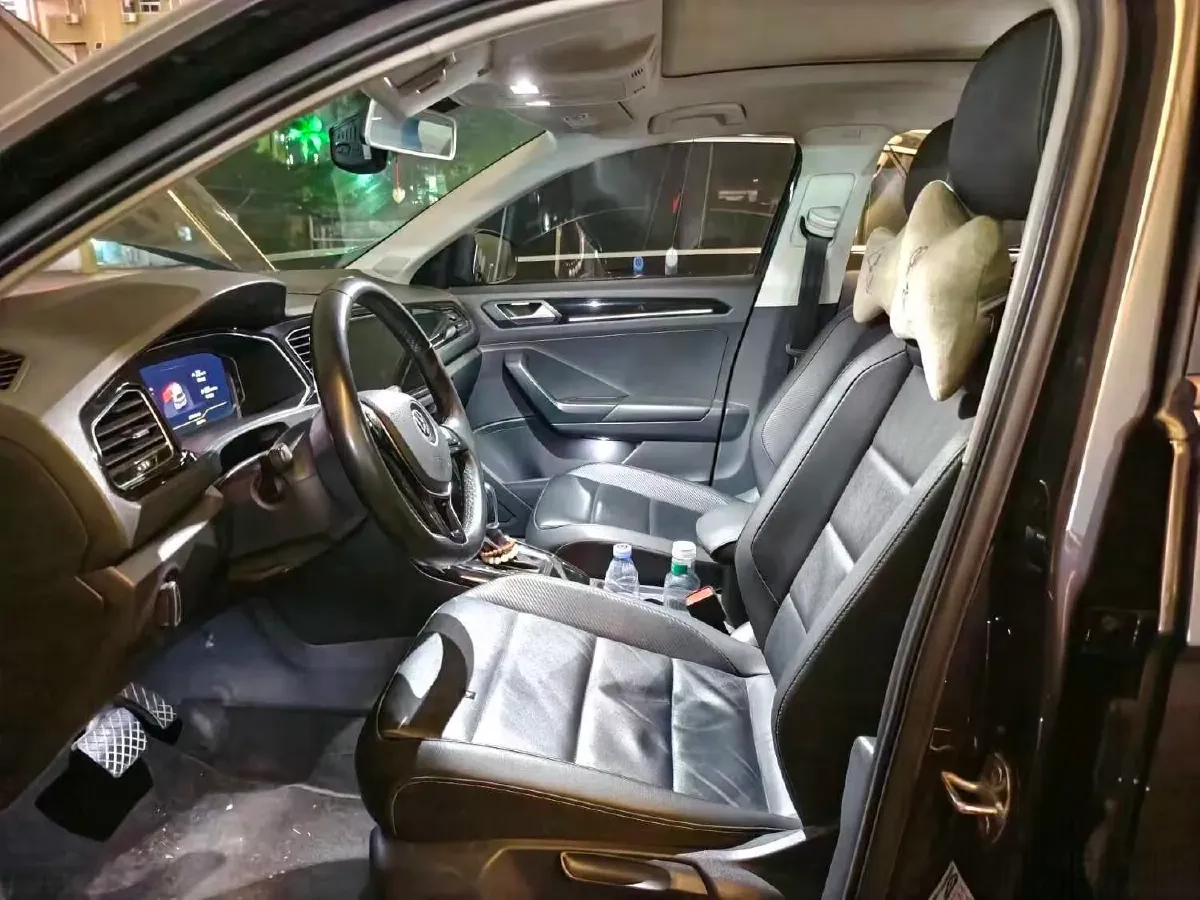 2021 Volkswagen T-Roc 1.4T 150HP L4 7DCT,autocango,china used car exporter,china ev exporter,chinese used car exporter,chinese used ev exporter