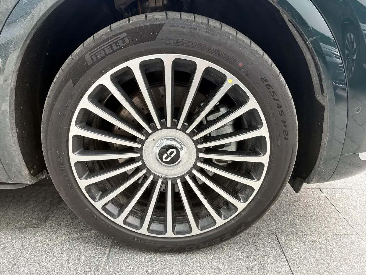 2025 AITO AITO M8 REEV 160HP REEV 53.4KWH,autocango,china used car exporter,china ev exporter,chinese used car exporter,chinese used ev exporter