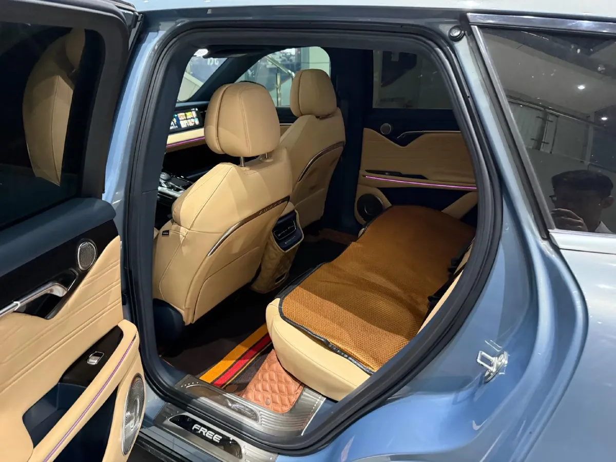 2021 Voyah FREE Range Extended 109HP REEV 33KWH,autocango,china used car exporter,china ev exporter,chinese used car exporter,chinese used ev exporter