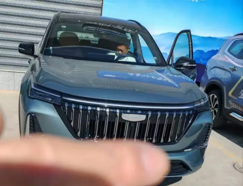 2025 Geely StarRay 1.5T 181HP L4 7DCT,autocango,china used car exporter,china ev exporter,chinese used car exporter,chinese used ev exporter