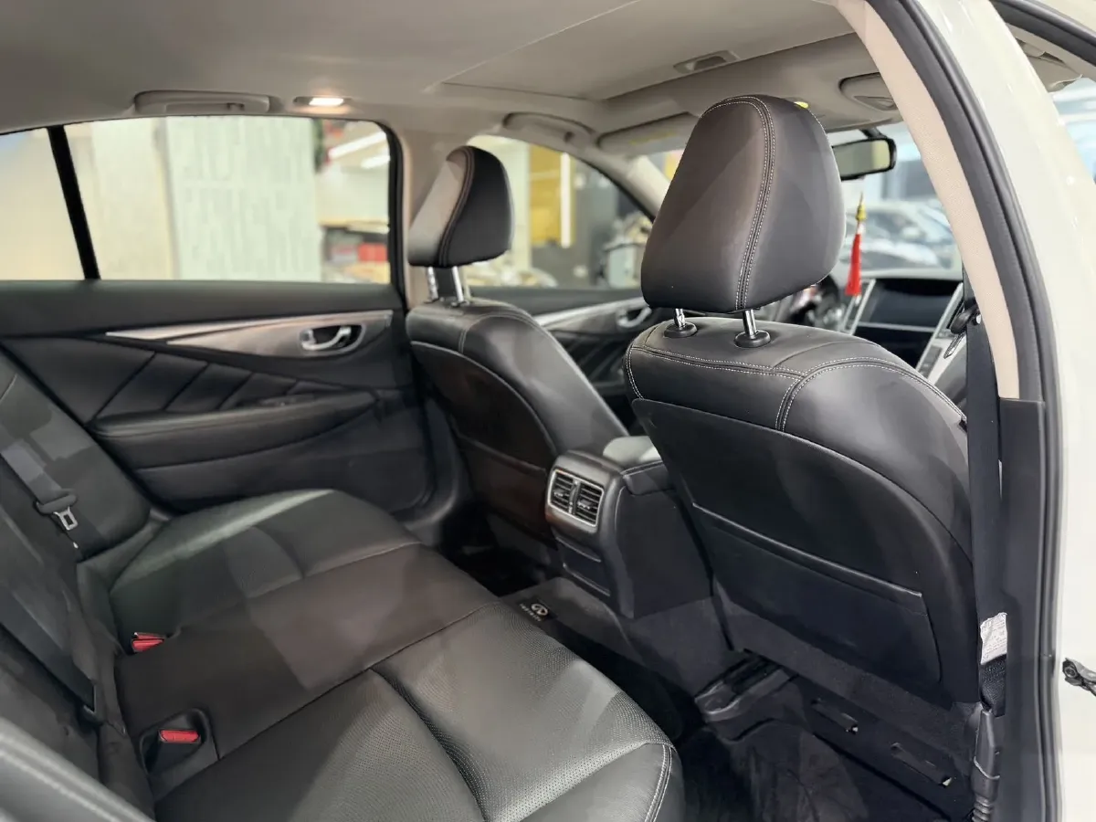 2021 Infiniti Q50L 2.0T 211HP L4 7AT,autocango,china used car exporter,china ev exporter,chinese used car exporter,chinese used ev exporter