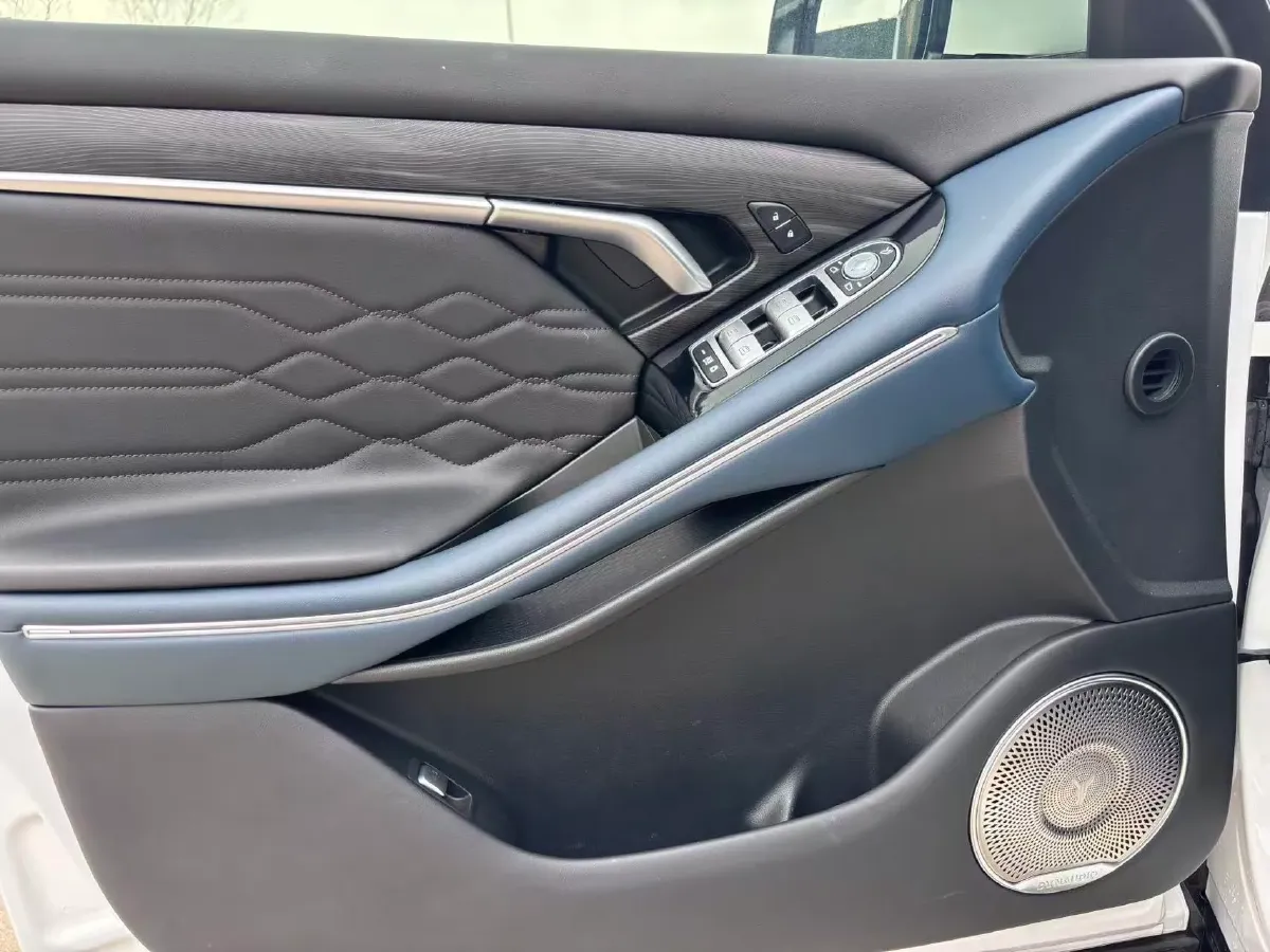 2024 Voyah FREE 1.5T 150HP L4 REEV 39.2KWH,autocango,china used car exporter,china ev exporter,chinese used car exporter,chinese used ev exporter