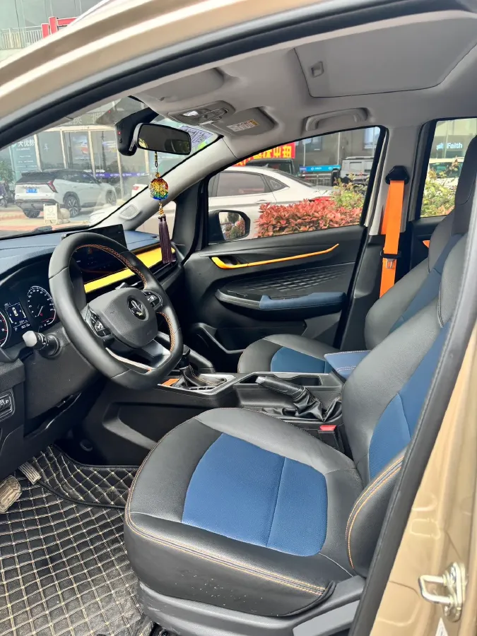 2022 Livan X3 PRO 1.5L 113HP L4 CVT,autocango,china used car exporter,china ev exporter,chinese used car exporter,chinese used ev exporter