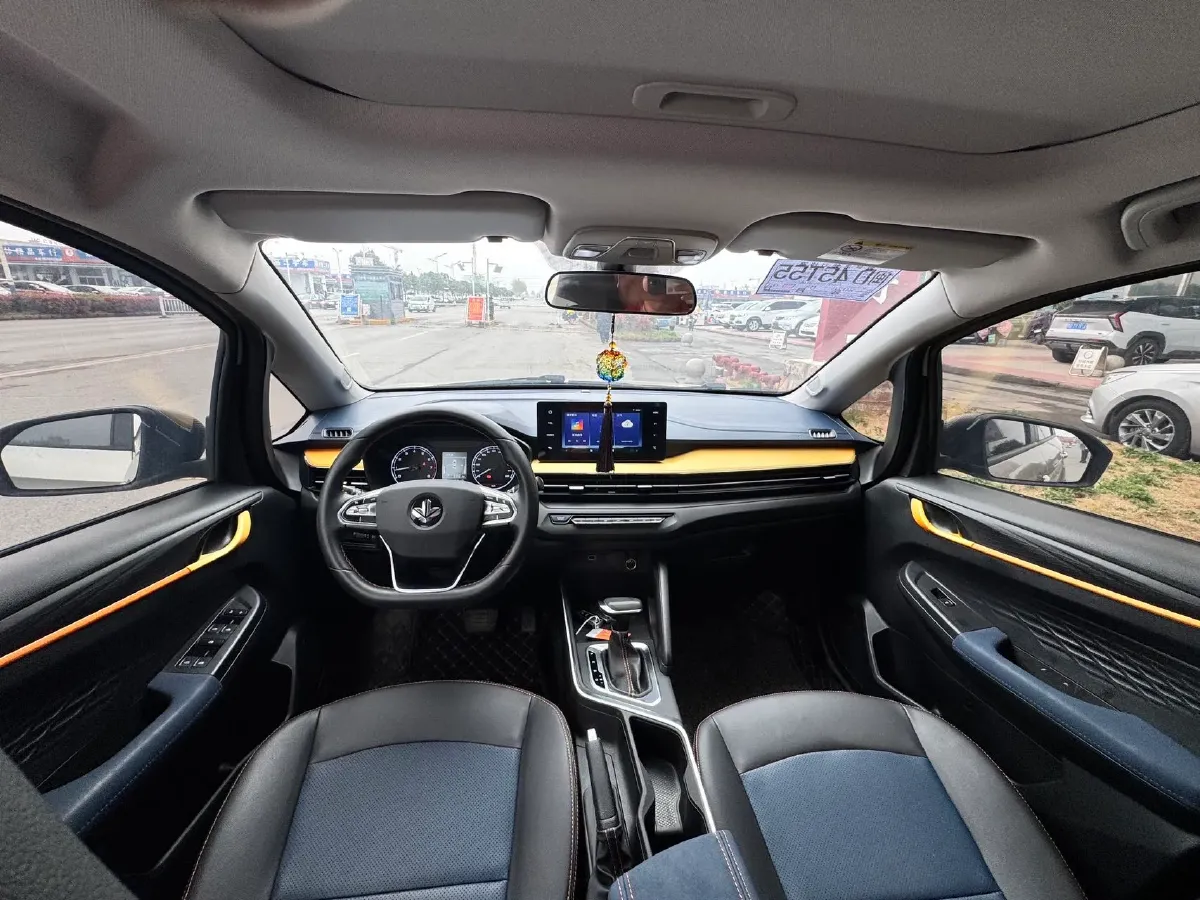 2022 Livan X3 PRO 1.5L 113HP L4 CVT,autocango,china used car exporter,china ev exporter,chinese used car exporter,chinese used ev exporter