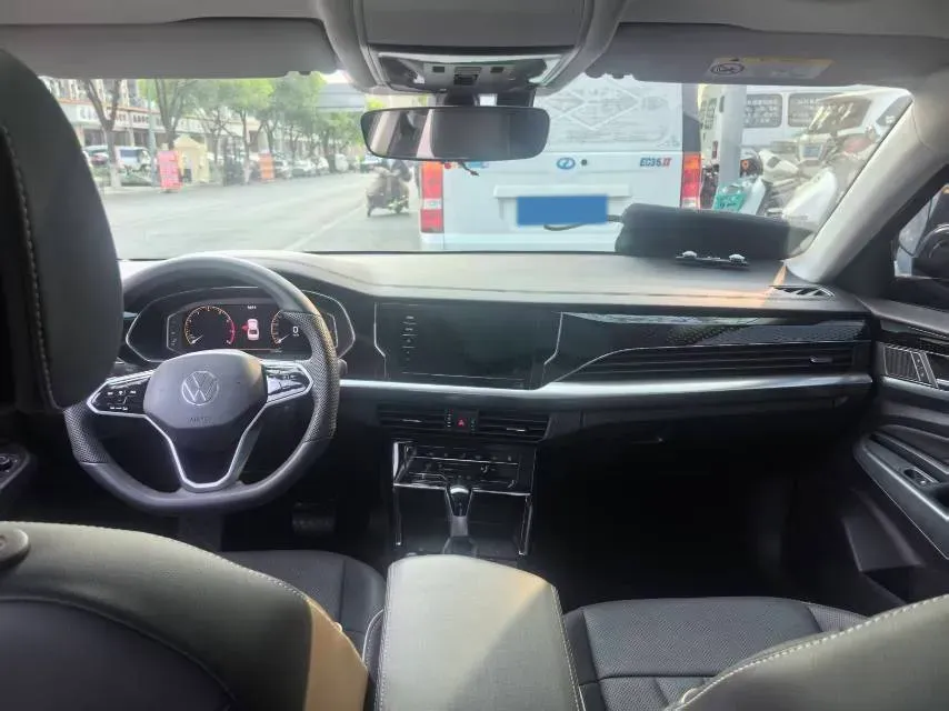 2024 Volkswagen Passat 2.0T 186HP L4 7DCT,autocango,china used car exporter,china ev exporter,chinese used car exporter,chinese used ev exporter