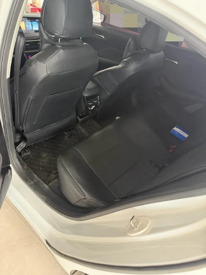 2023 Roewe i5 1.5L 129HP L4 5MT,autocango,china used car exporter,china ev exporter,chinese used car exporter,chinese used ev exporter