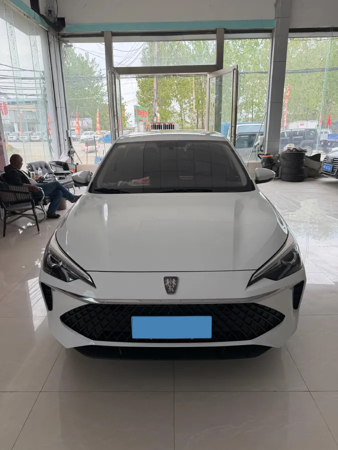 2023 Roewe i5 1.5L 129HP L4 5MT,autocango,china used car exporter,china ev exporter,chinese used car exporter,chinese used ev exporter