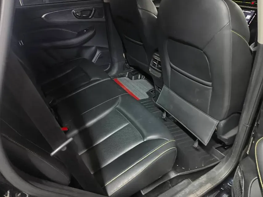 2021 Roewe RX5 1.5T 169HP L4 AMT PHEV 11.1KWH,autocango,china used car exporter,china ev exporter,chinese used car exporter,chinese used ev exporter