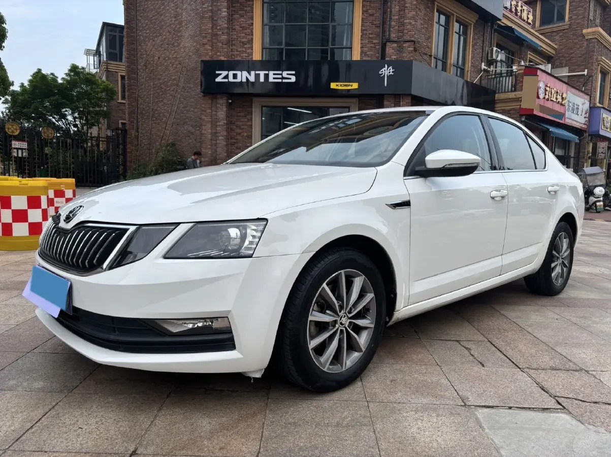 2018 Skoda Octavia 1.6L 110HP L4 6AT,autocango,china used car exporter,china ev exporter,chinese used car exporter,chinese used ev exporter