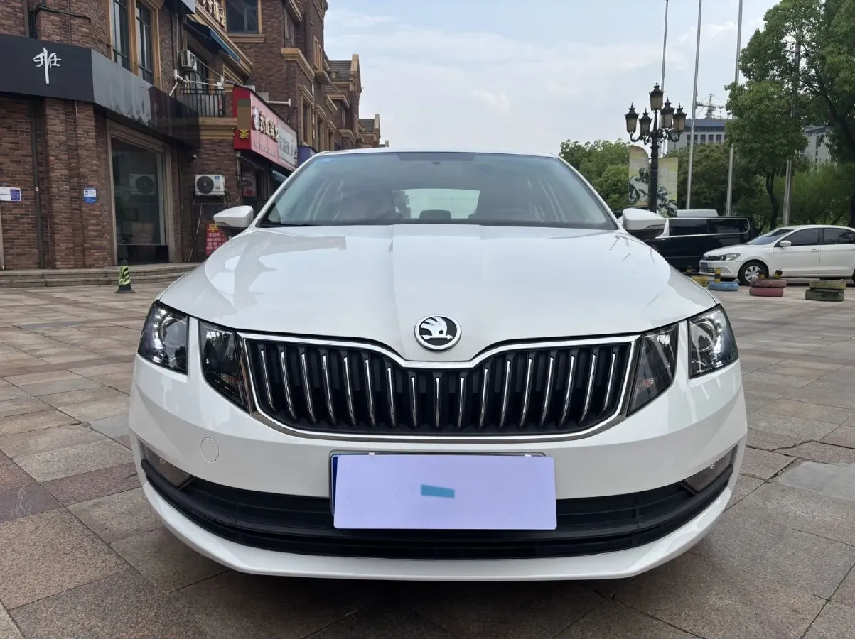 2018 Skoda Octavia 1.6L 110HP L4 6AT,autocango,china used car exporter,china ev exporter,chinese used car exporter,chinese used ev exporter
