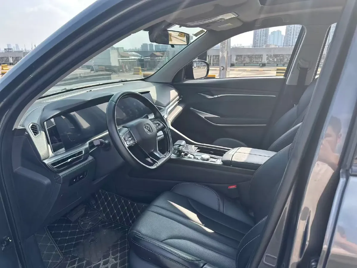 2021 ChangAn CS75 Plus 1.5T 178HP L4 6AT,autocango,china used car exporter,china ev exporter,chinese used car exporter,chinese used ev exporter