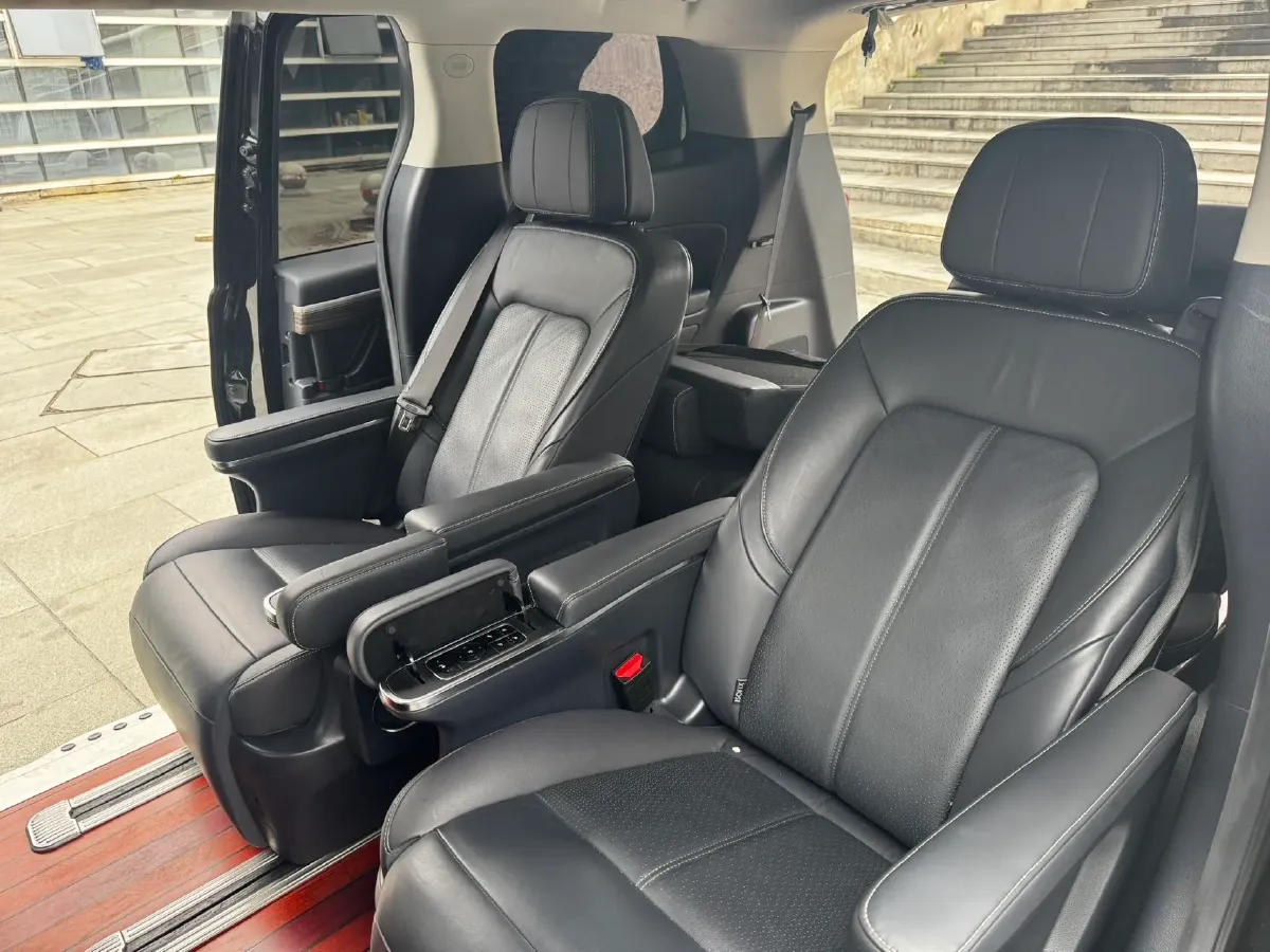 2021 GAC Trumpchi M8 2.0T 252HP L4 8AT,autocango,china used car exporter,china ev exporter,chinese used car exporter,chinese used ev exporter