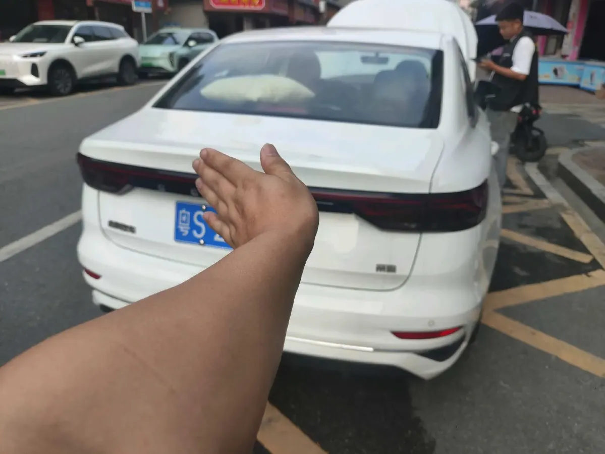 2022 Geely Emgrand 1.5L 114HP L4 CVT,autocango,china used car exporter,china ev exporter,chinese used car exporter,chinese used ev exporter