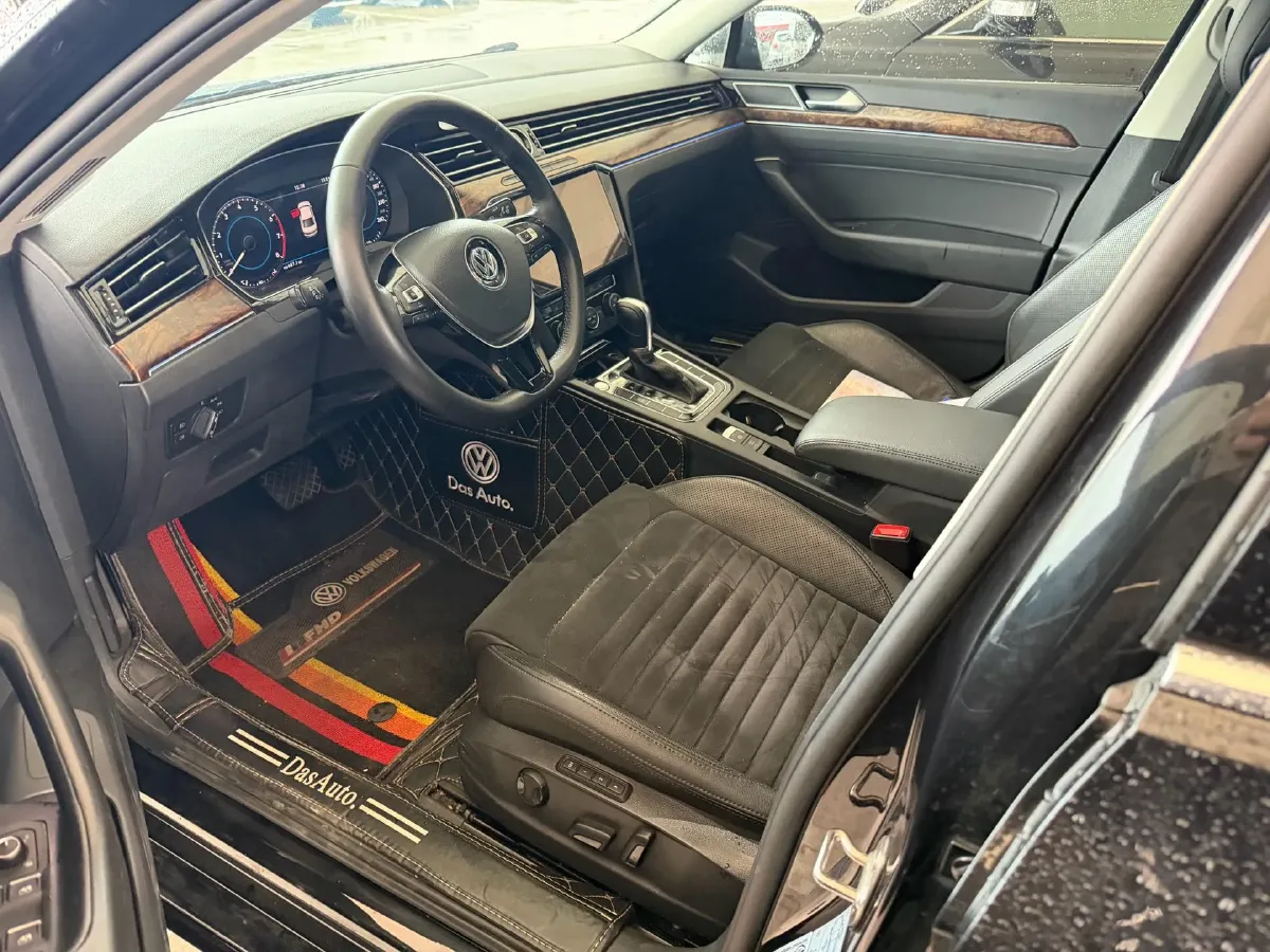 2018 Volkswagen Magotan 1.8T 180HP L4 7DCT,autocango,china used car exporter,china ev exporter,chinese used car exporter,chinese used ev exporter