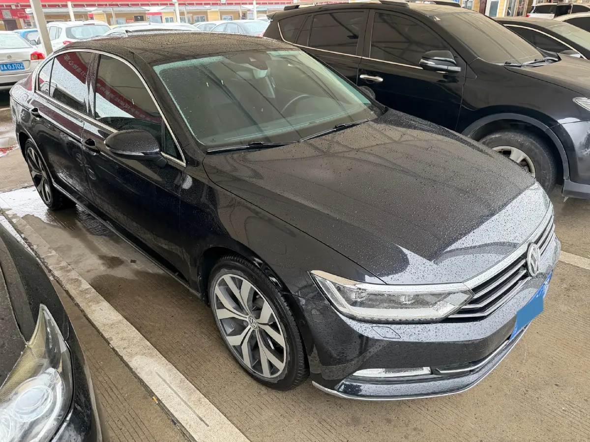 2018 Volkswagen Magotan 1.8T 180HP L4 7DCT,autocango,china used car exporter,china ev exporter,chinese used car exporter,chinese used ev exporter