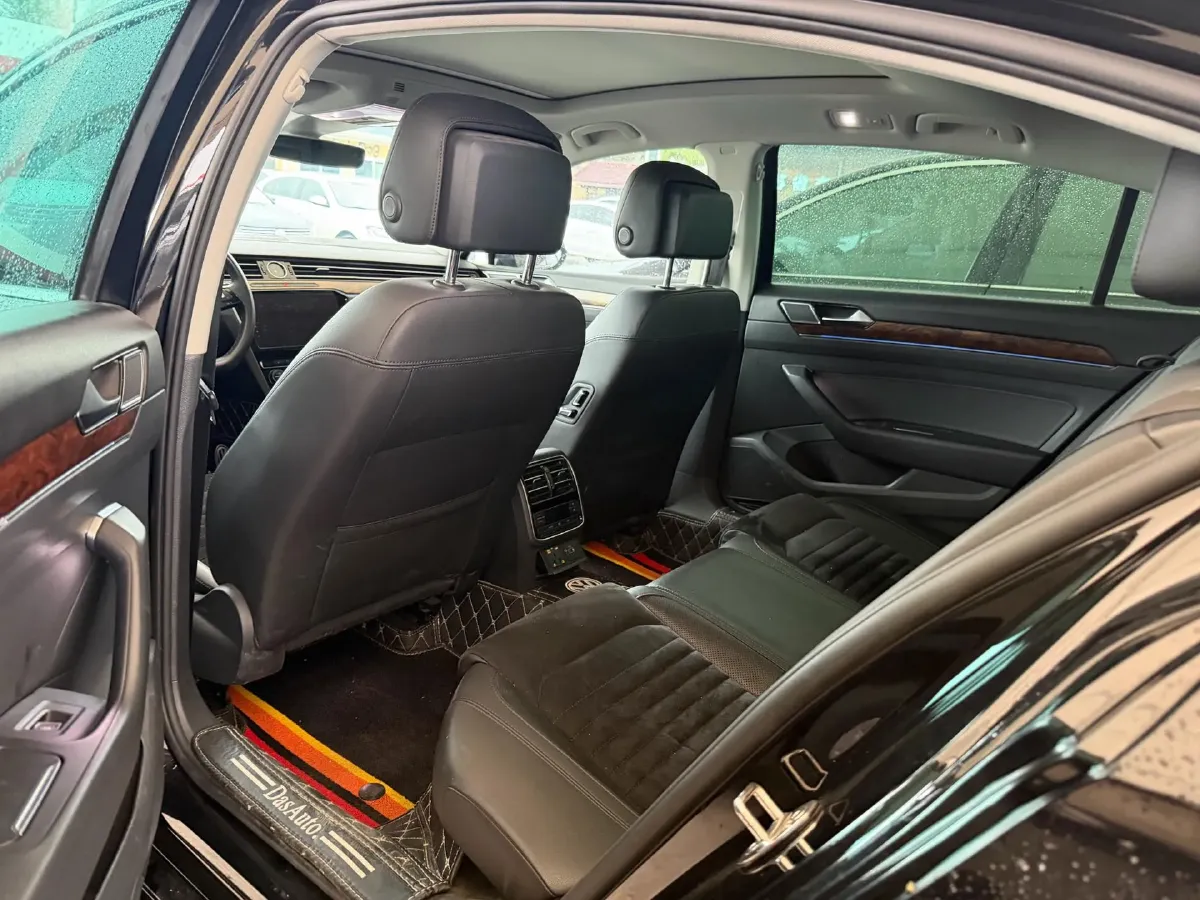 2018 Volkswagen Magotan 1.8T 180HP L4 7DCT,autocango,china used car exporter,china ev exporter,chinese used car exporter,chinese used ev exporter