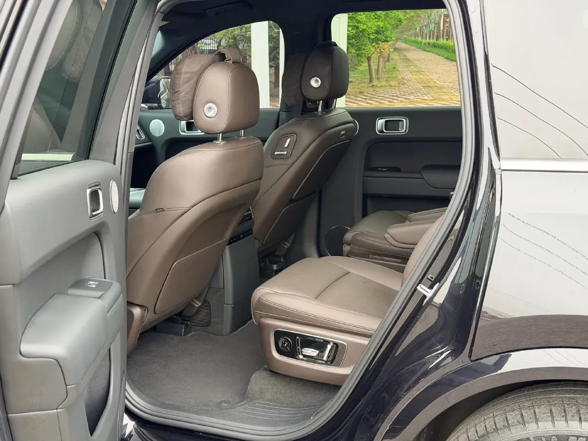 2023 Li L9 Range Extended 154HP REEV 42.6KWH,autocango,china used car exporter,china ev exporter,chinese used car exporter,chinese used ev exporter