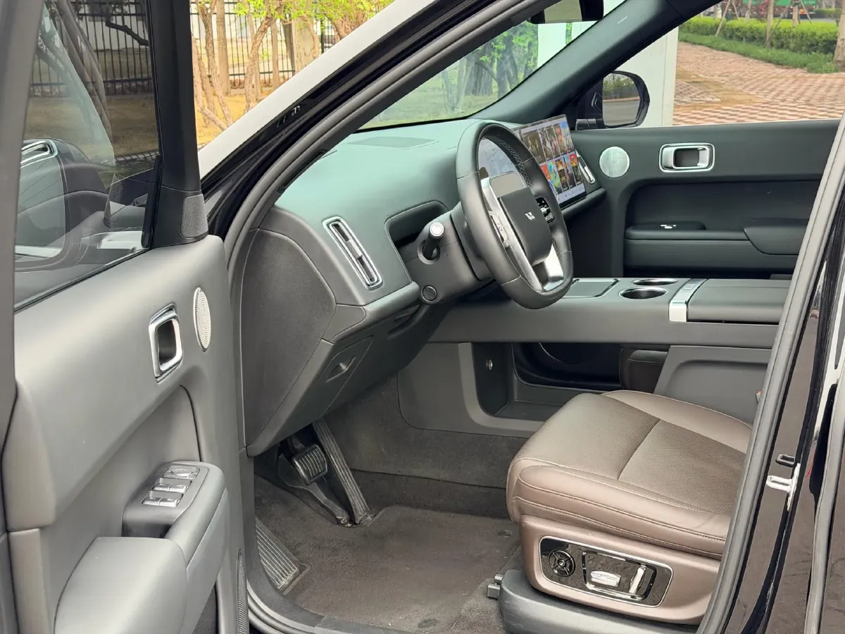 2023 Li L9 Range Extended 154HP REEV 42.6KWH,autocango,china used car exporter,china ev exporter,chinese used car exporter,chinese used ev exporter