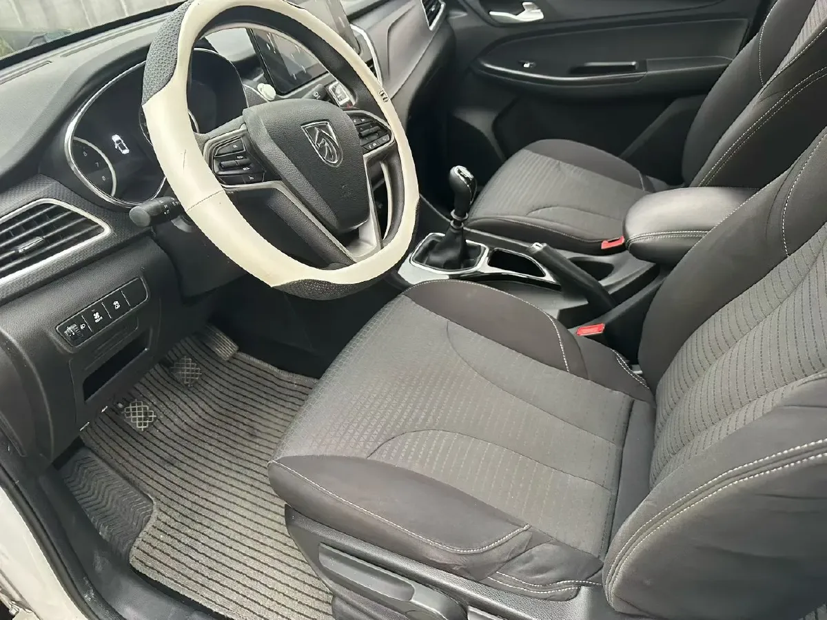 2019 BaoJun 730 1.5L 112HP L4 6MT,autocango,china used car exporter,china ev exporter,chinese used car exporter,chinese used ev exporter