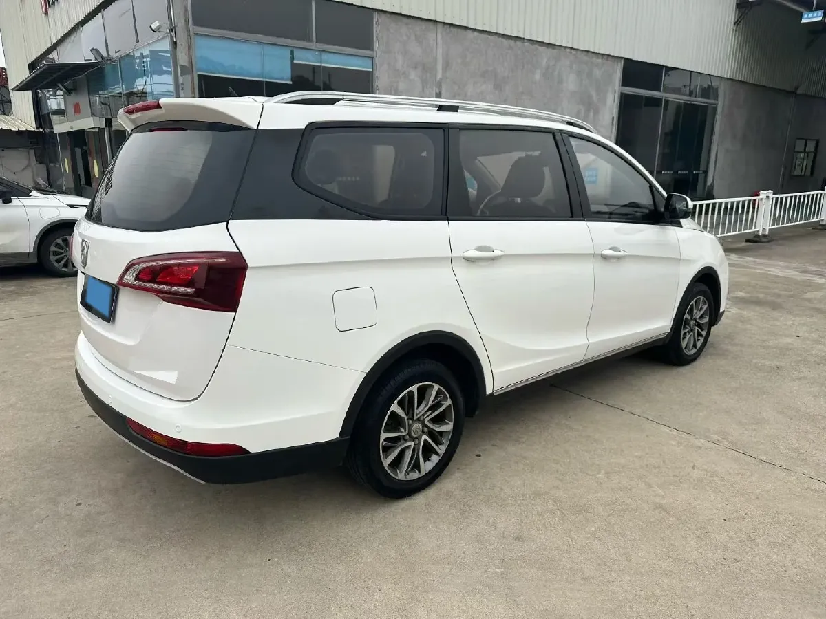 2019 BaoJun 730 1.5L 112HP L4 6MT,autocango,china used car exporter,china ev exporter,chinese used car exporter,chinese used ev exporter